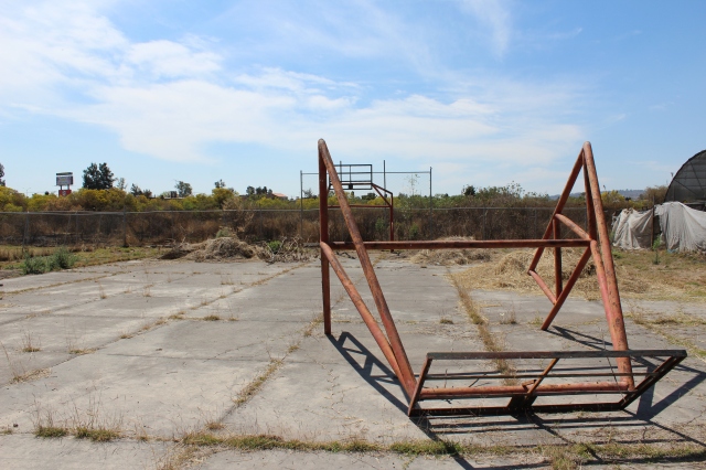 La sección de canchas multiusos cuenta con 3 campos de juego. Esta permanece abandonada. Foto: José Díaz